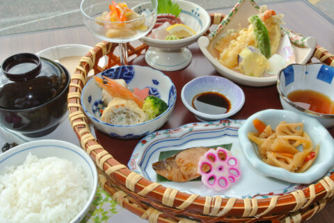 季節の花かご膳