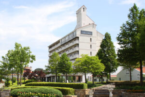 本館・宿泊館の外観